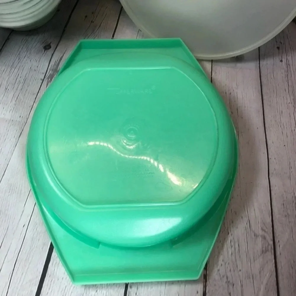Vintage Tupperware GRATER bowl